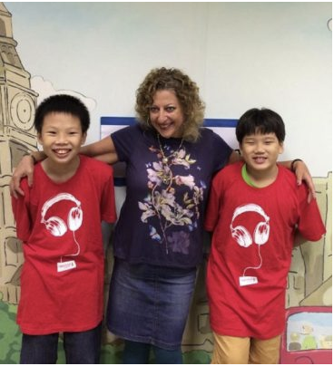 Read more about the article Helen Doron English, Bangkok’ta İki Çocuktan Manzara